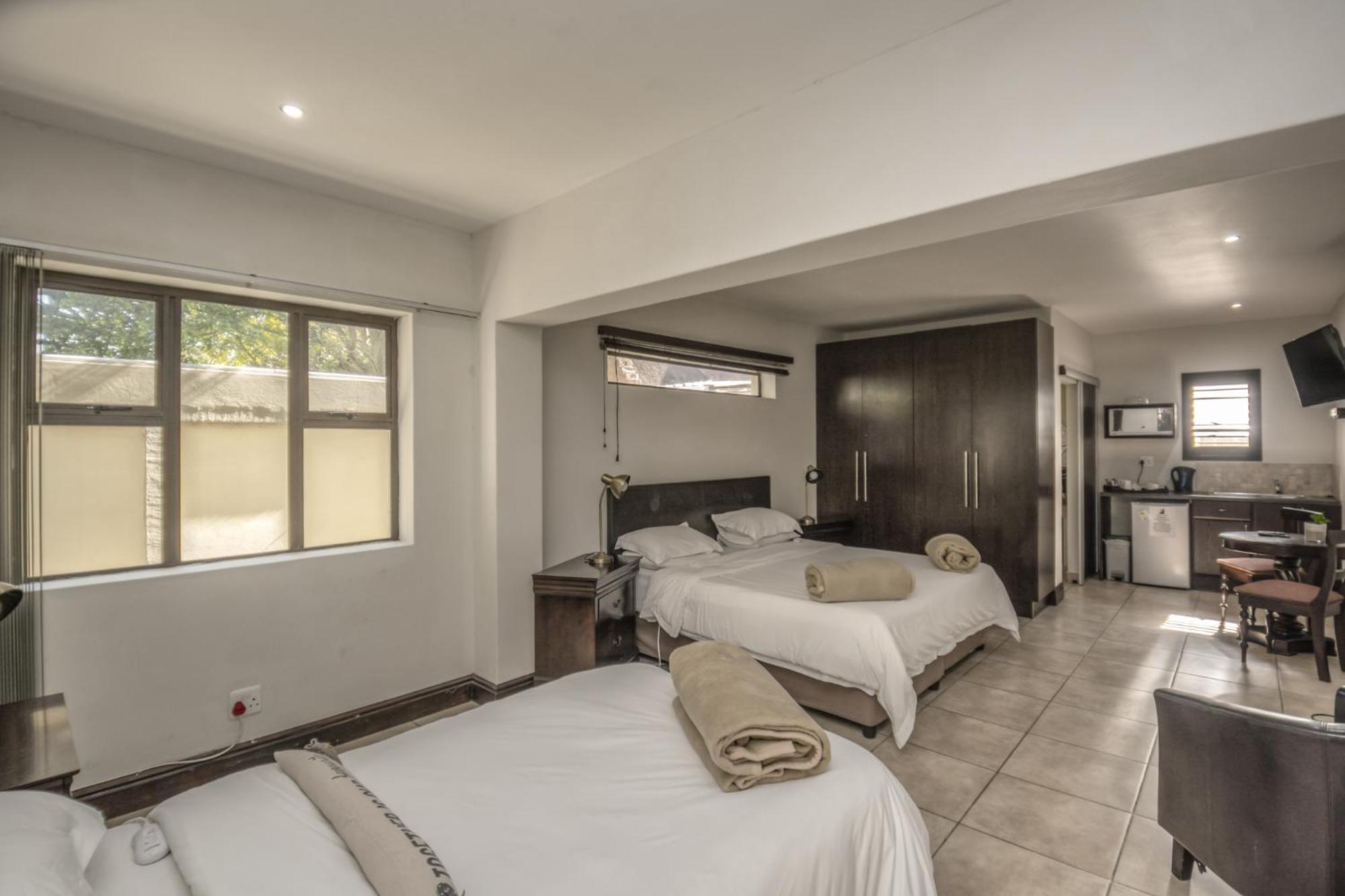 Onse Khaya Lodging And Conferencing พอร์ตเอลิซาเบธ ภายนอก รูปภาพ